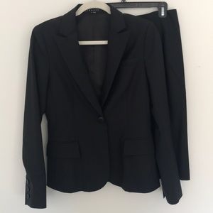 Women’s dress suit